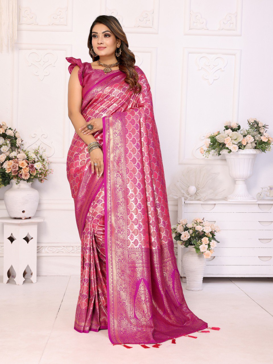 Delightful Woven Color Banarasi Silk Weaving Saree For Wedding
