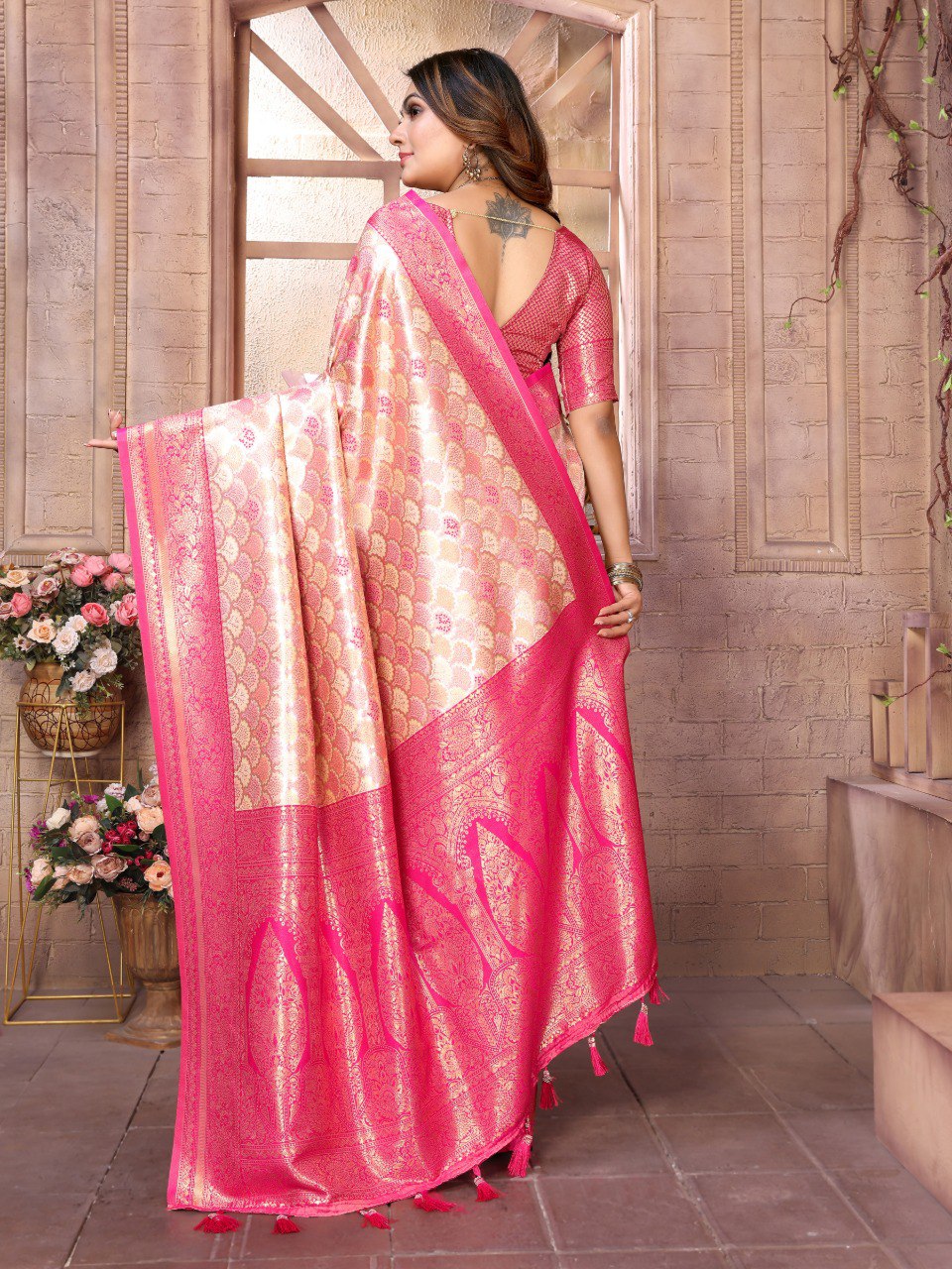 Wonderful Zari Weaving Silk Trendy Wedding Wear Saree With Blouse