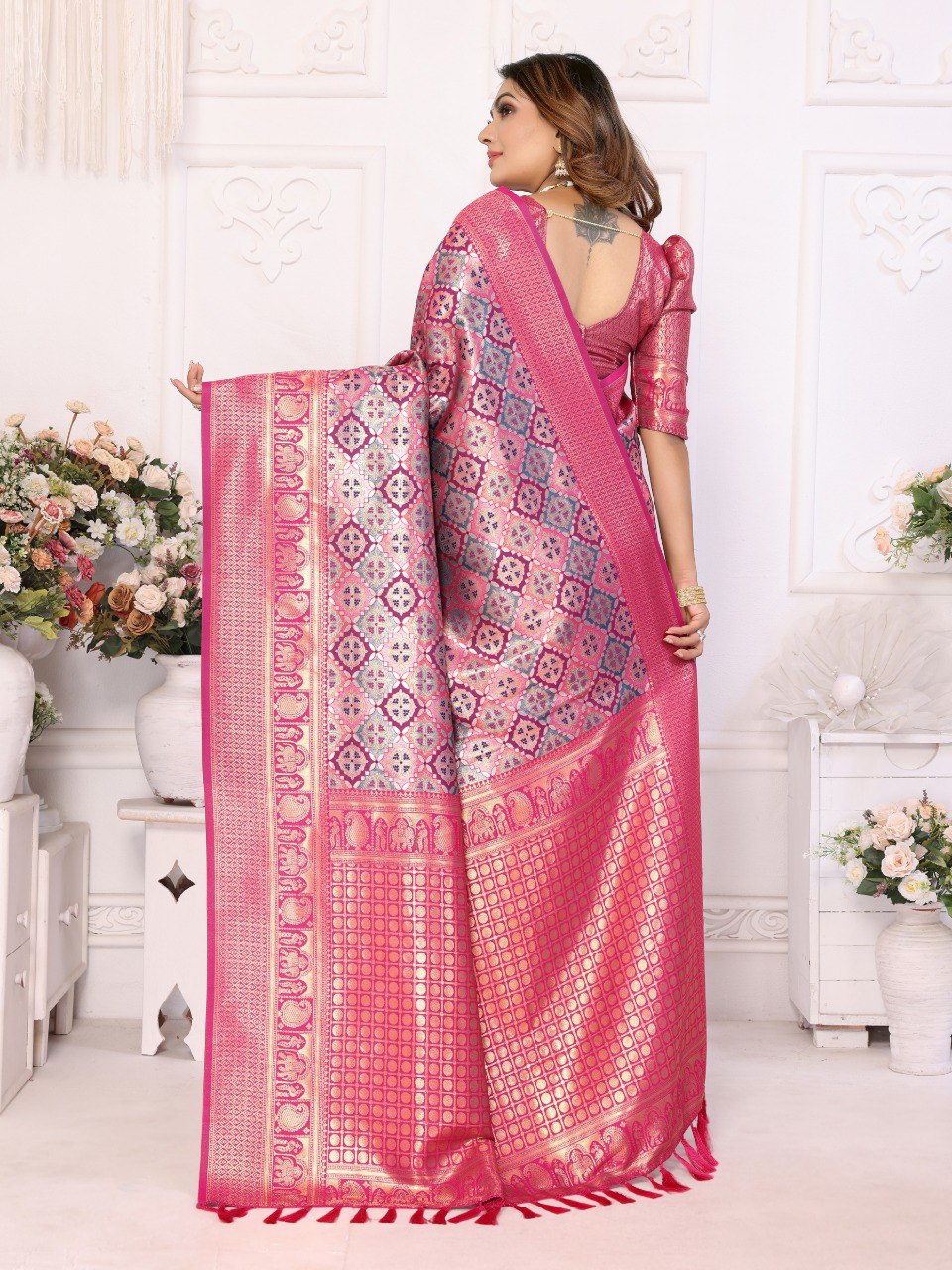 Wonderful Zari Weaving Silk Trendy Wedding Wear Saree With Blouse